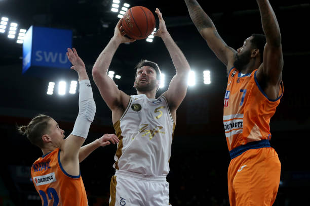 带动年轻球 带动年轻球